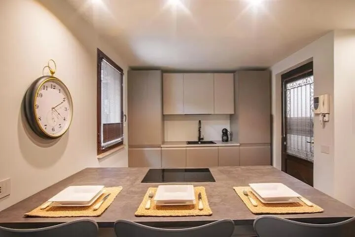 Pied-A-Terre Ponte Milvio Apartment Rome