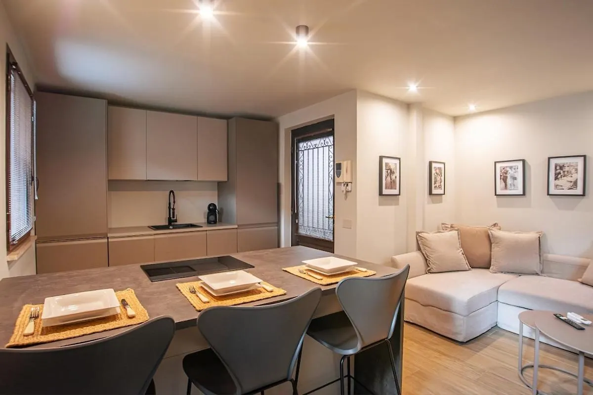 Pied-A-Terre Ponte Milvio Apartment Rome 0*,